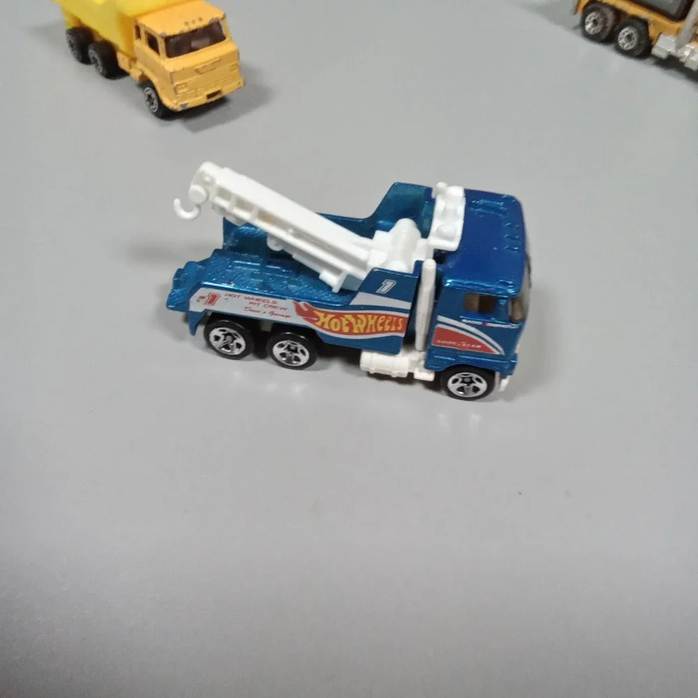 Vintage 1981 Matchbox Peterbilt Dirty Dumper Hot Wheels Tow Truck‎ Lot of 3